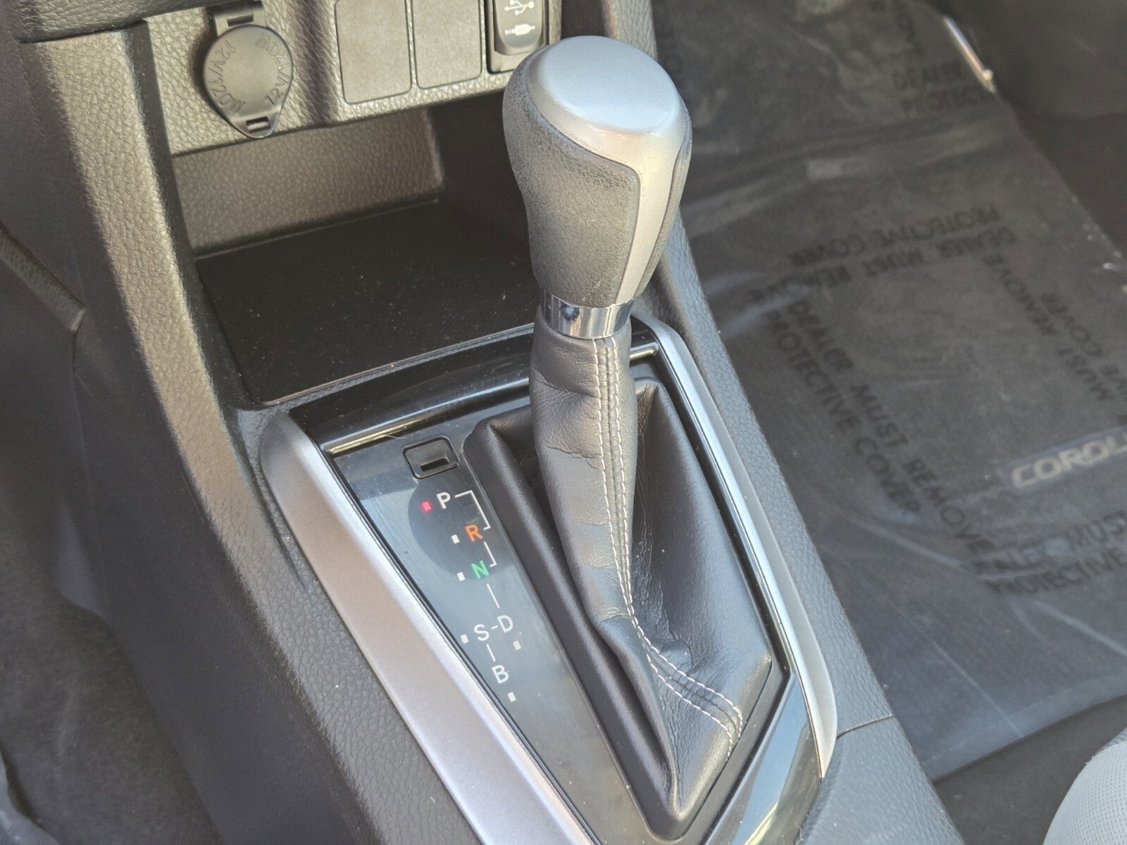 Used 2015 Toyota Corolla LE image 23