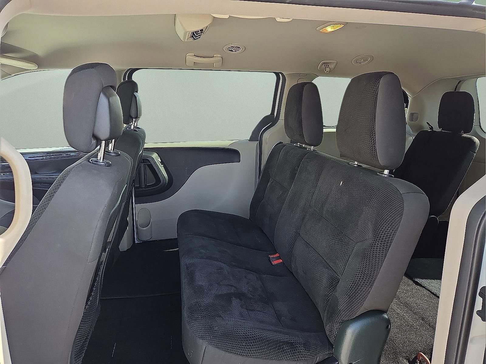 Used 2019 Dodge Grand Caravan SE image 9