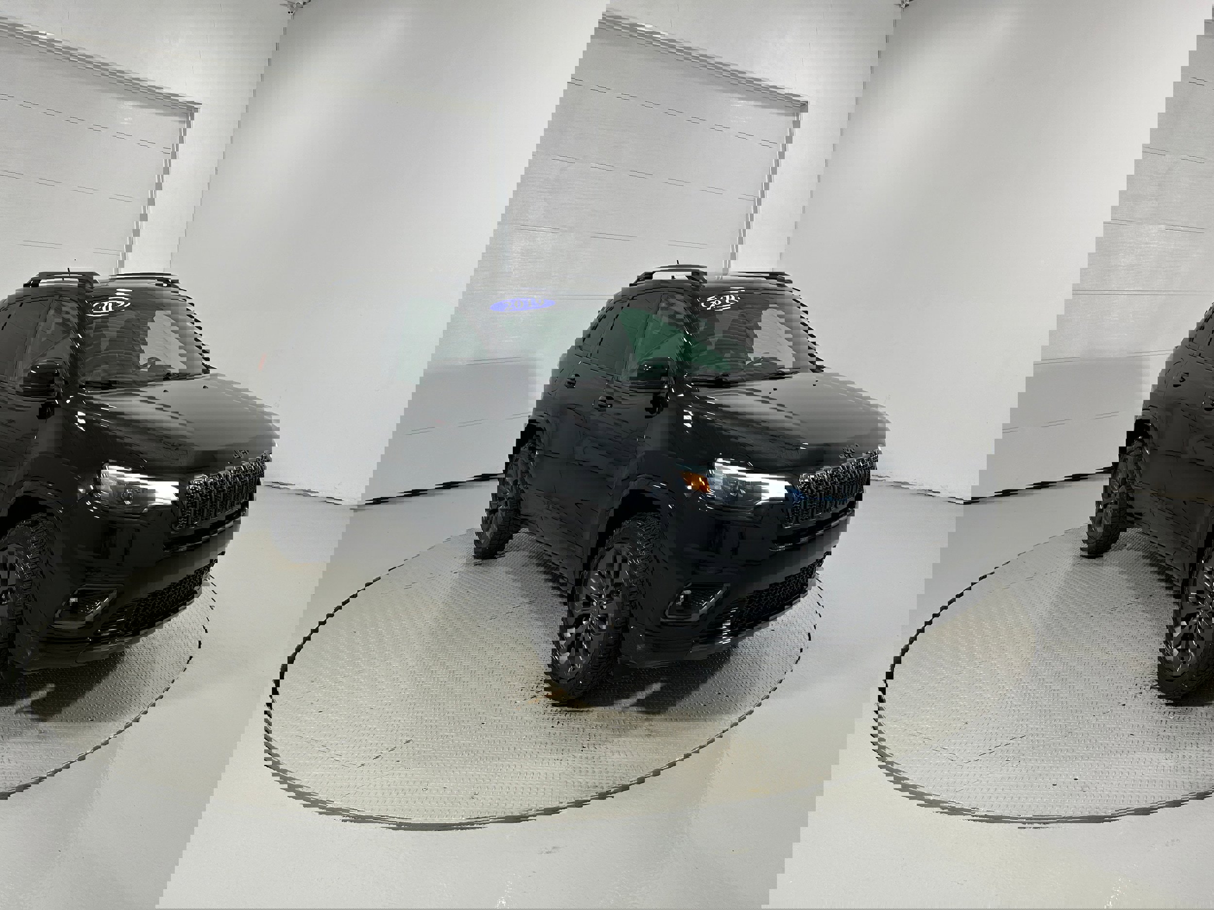 Used 2019 Jeep Cherokee High Altitude image 2