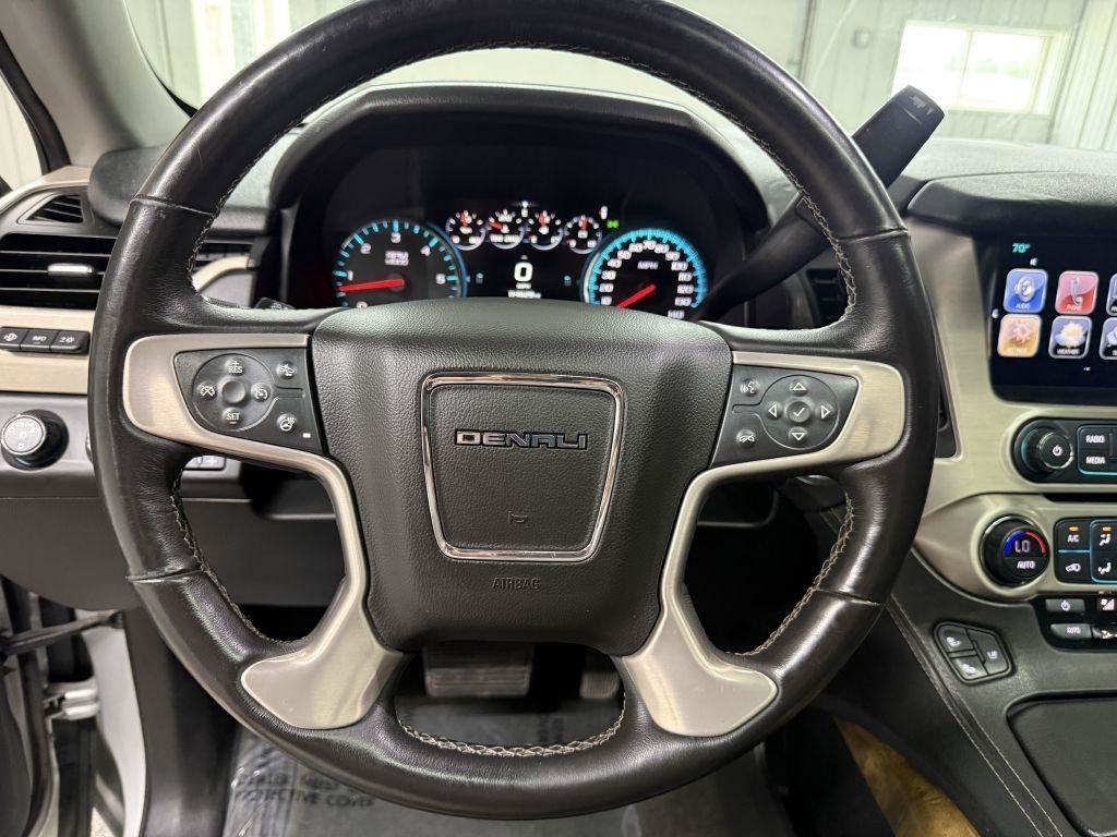 Used 2017 GMC Yukon Denali AWD/4WD image 18