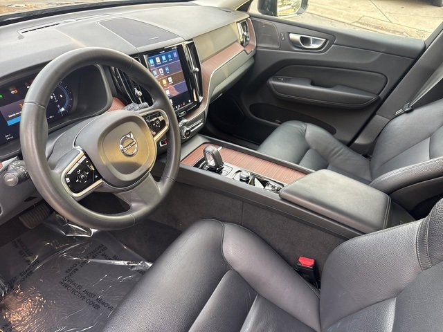 Used 2024 Volvo XC60 B5 Plus image 16
