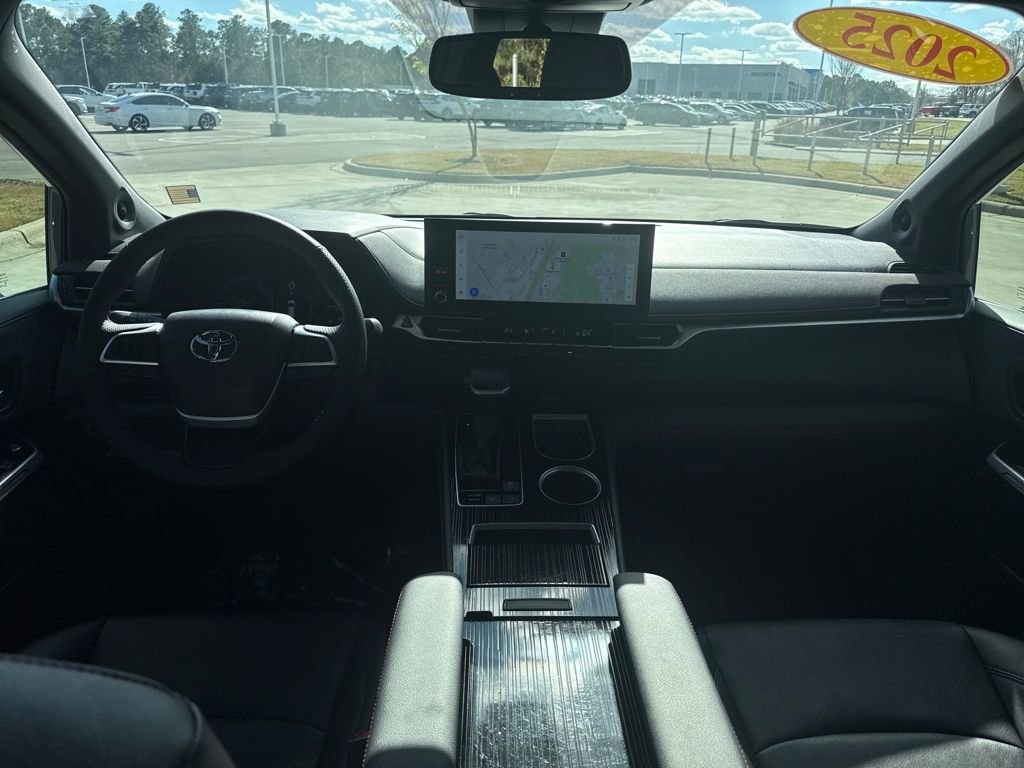 Used 2025 Toyota Sienna XSE w/ XSE Plus Package image 16