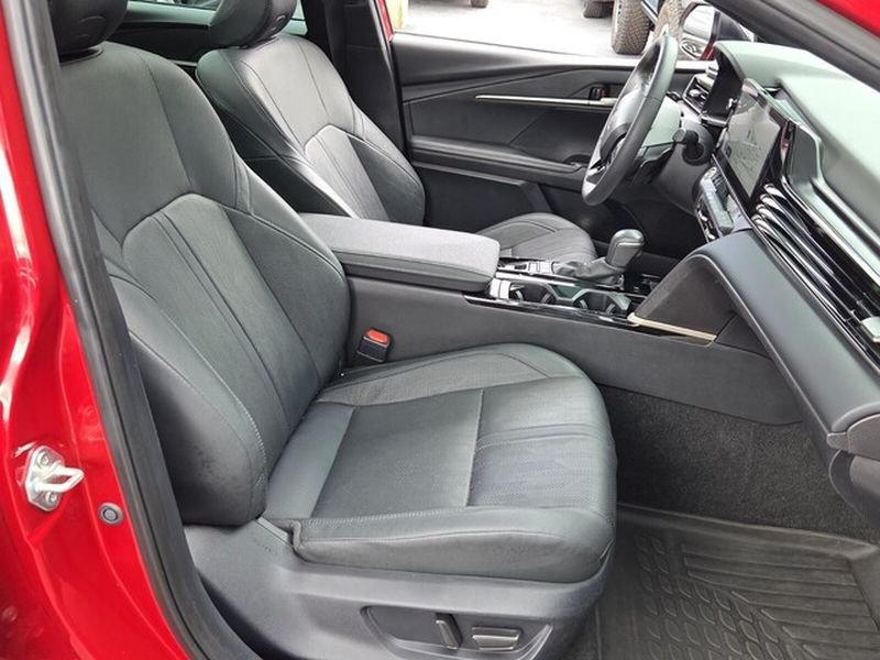 Used 2025 Toyota Camry XSE FWD image 17