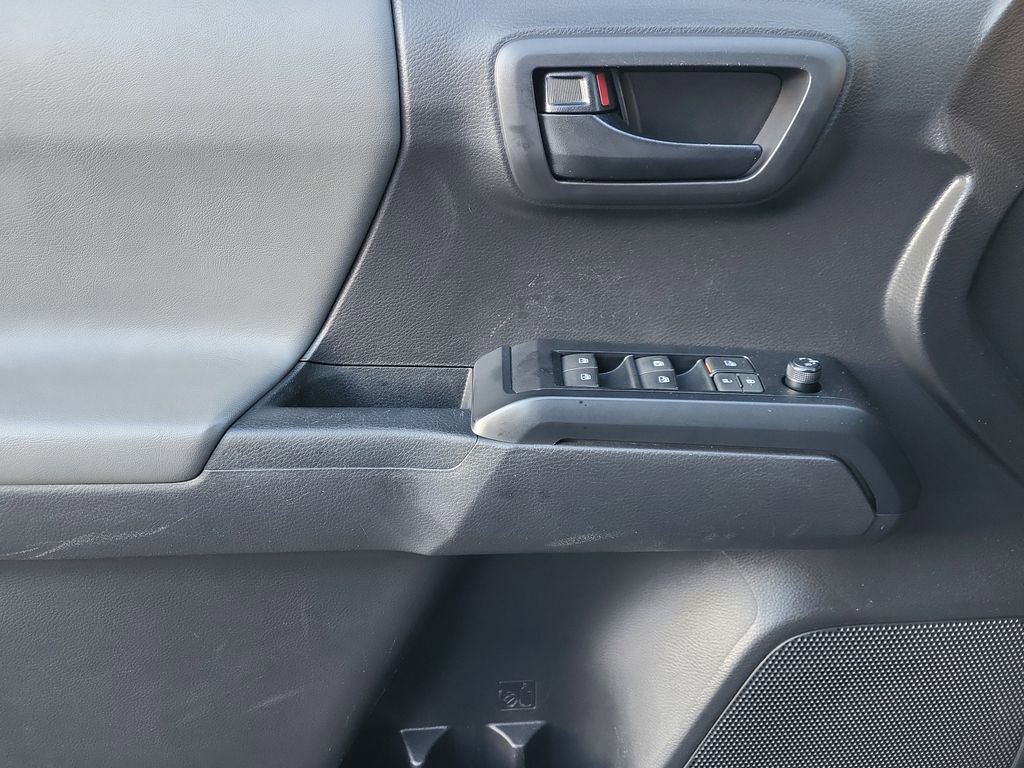 Used 2022 Toyota Tacoma SR image 10