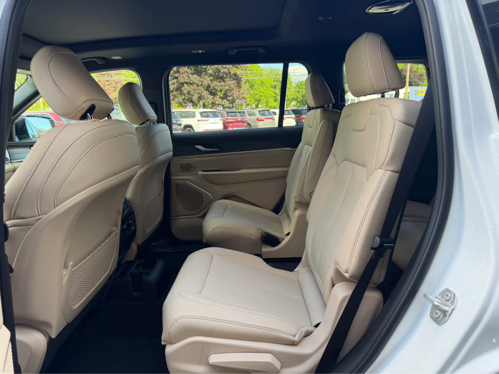 New 2026 Jeep Grand Cherokee L Limited AWD/4WD image 7