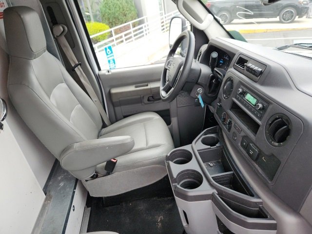 Used 2024 Ford E-450 and Econoline 450 Super Duty w/ Power Windows & Locks Group image 30
