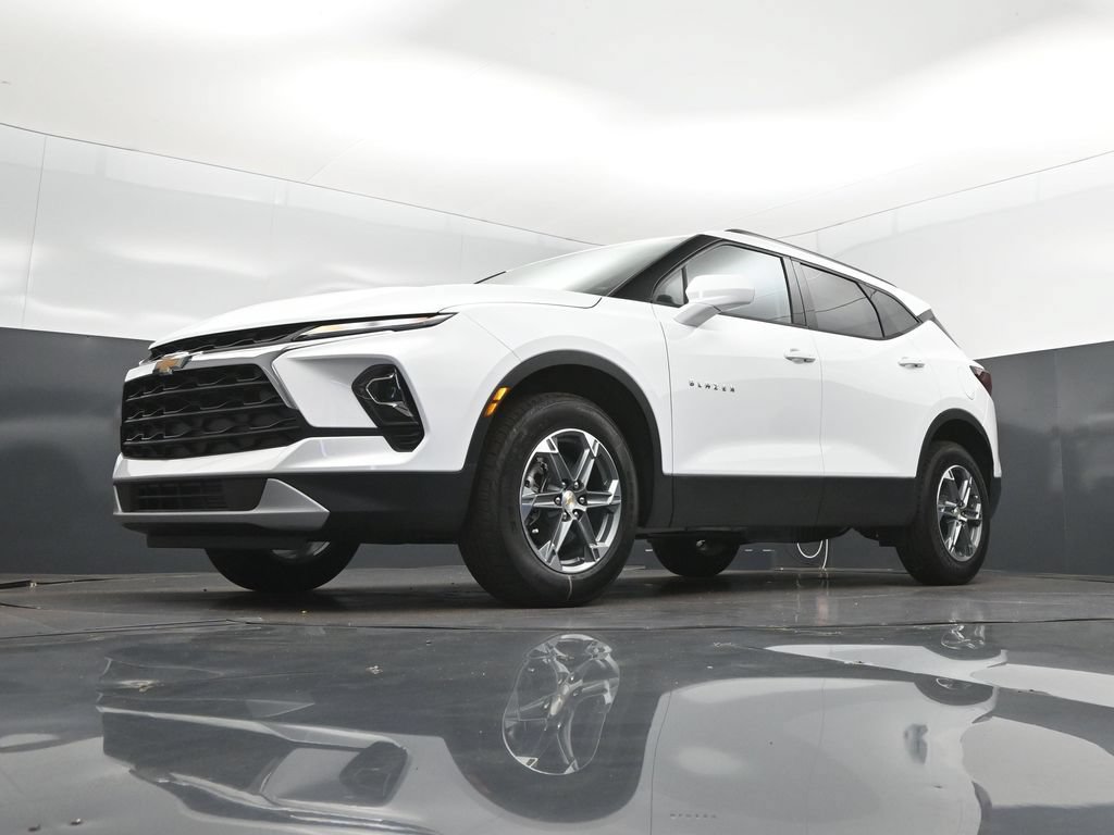 New 2026 Chevrolet Blazer LT w/ Convenience Package FWD image 38