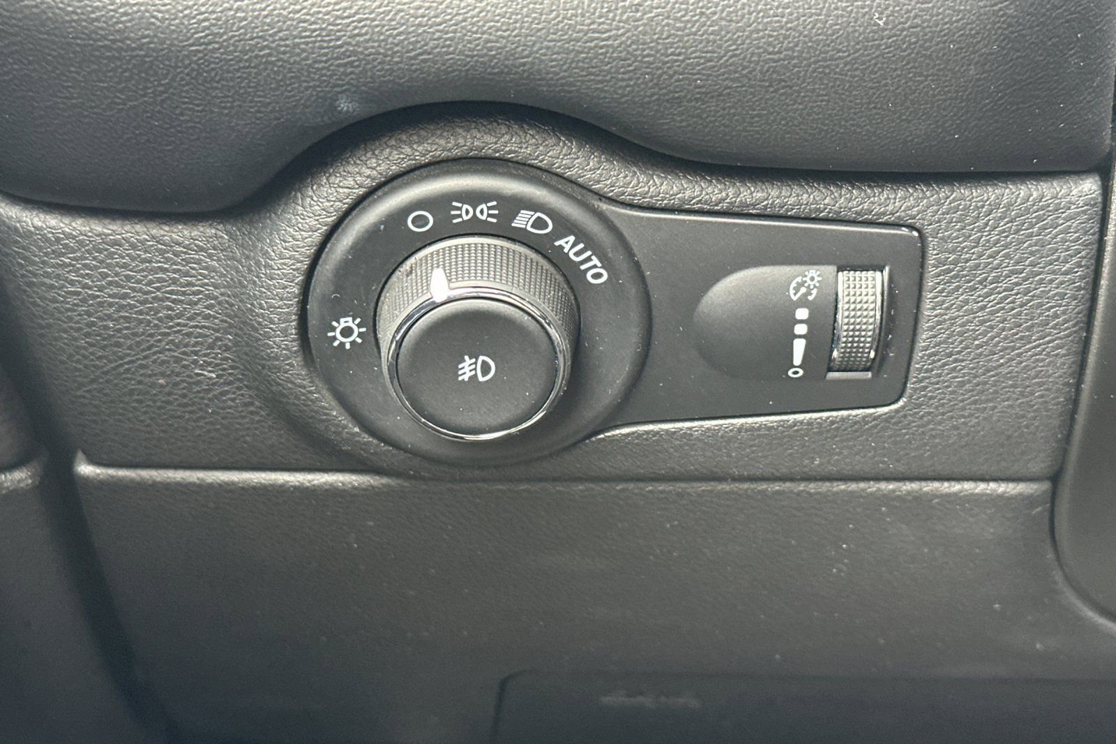 Used 2021 Dodge Durango R/T image 32