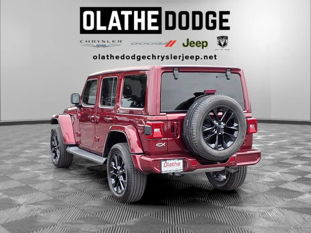 Used 2021 Jeep Wrangler Unlimited Sahara AWD/4WD image 3
