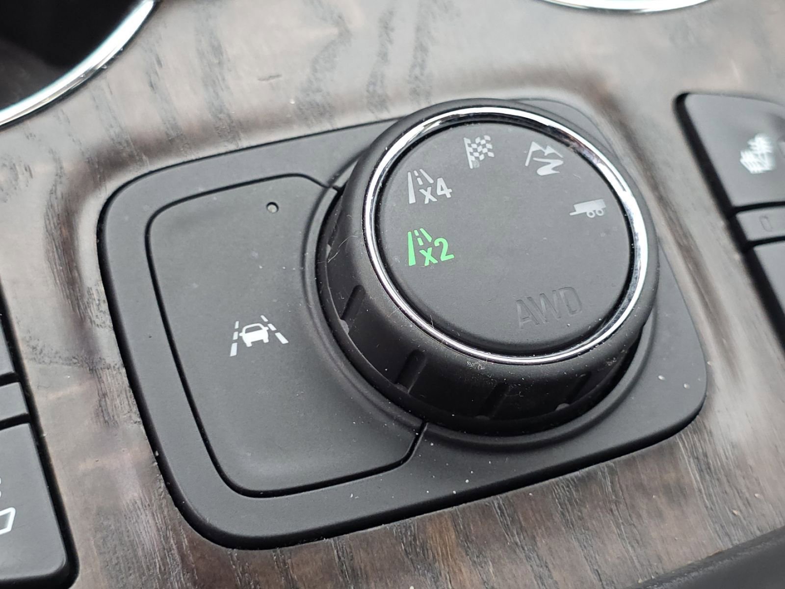 Used 2022 GMC Acadia Denali w/ Black Diamond Edition image 11