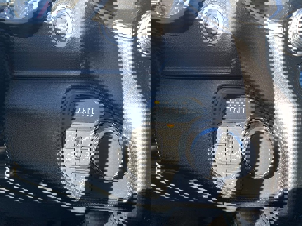 New 2026 RAM 1500 4x4 Crew Cab image 25