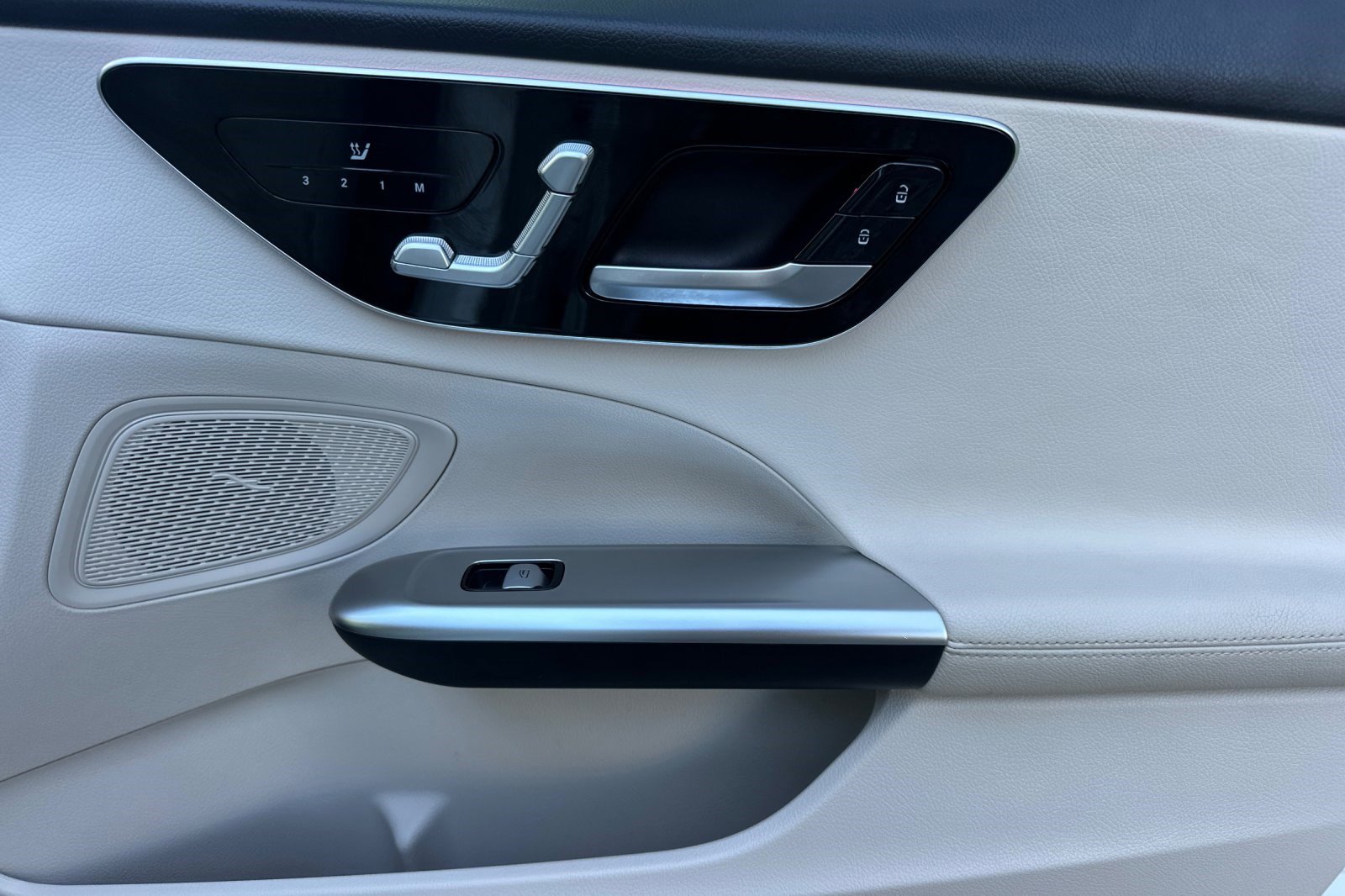 Used 2023 Mercedes-Benz C 300 Sedan image 21