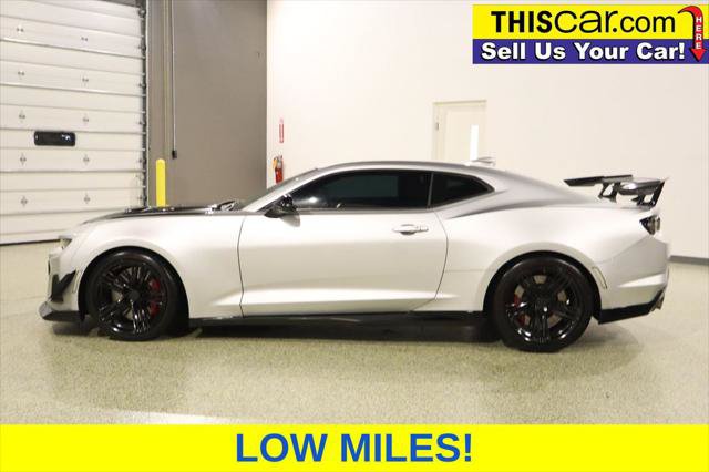 Used 2019 Chevrolet Camaro ZL1 RWD image 5