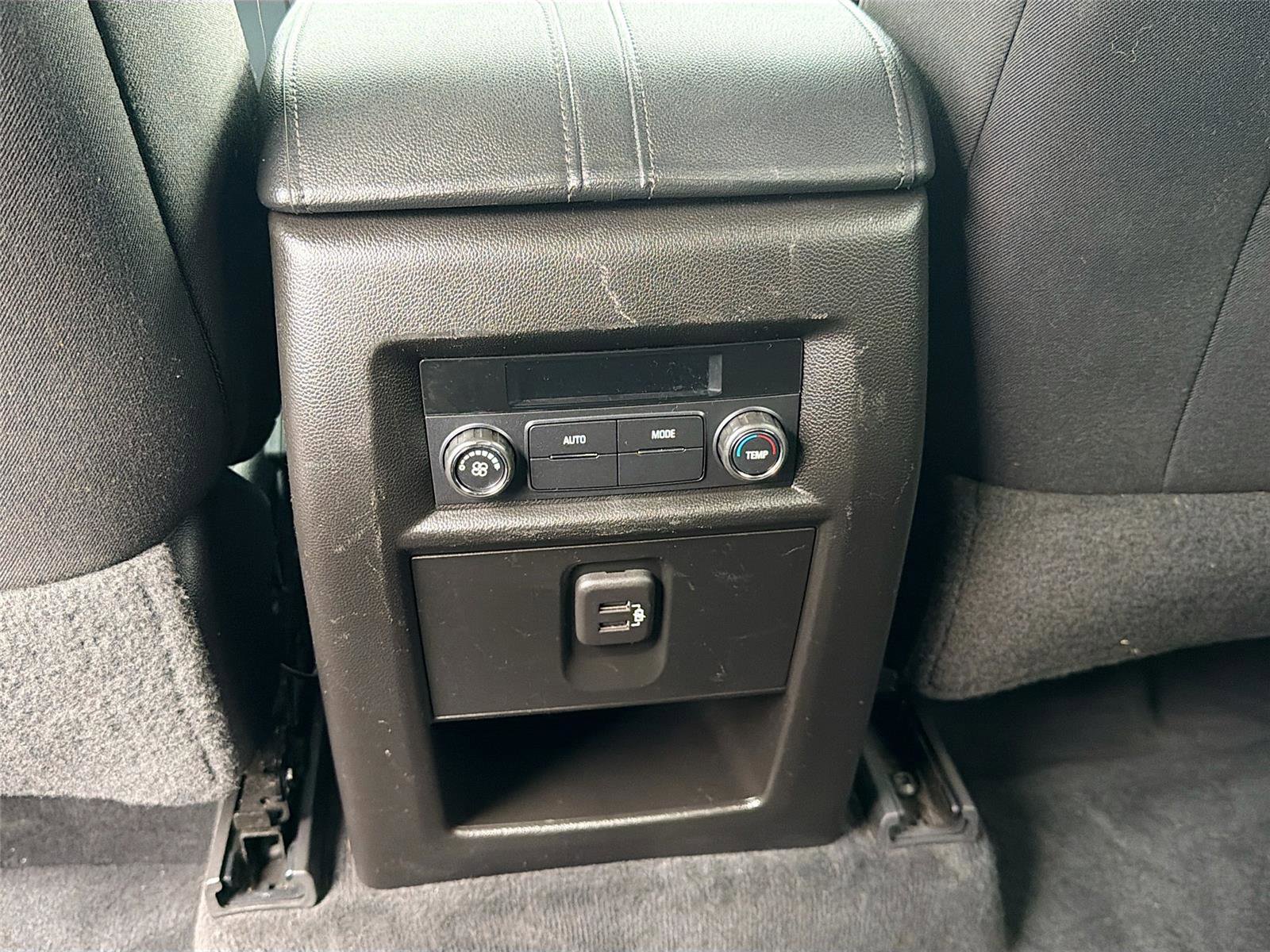 Used 2022 Chevrolet Traverse LT image 24