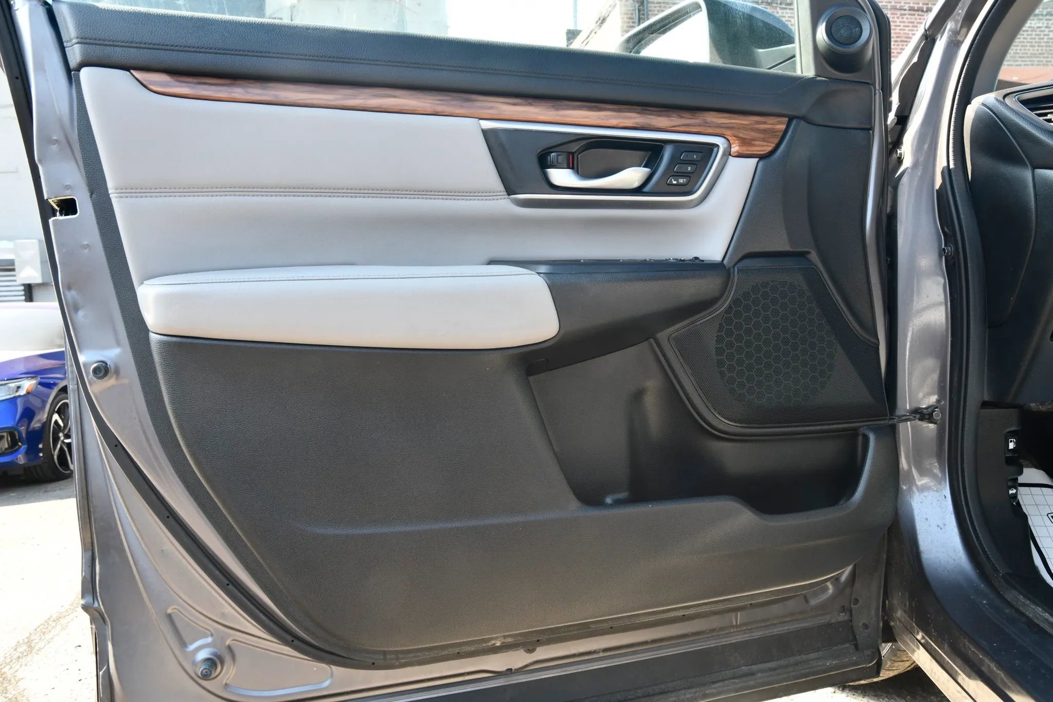 Used 2019 Honda CR-V EX-L image 9