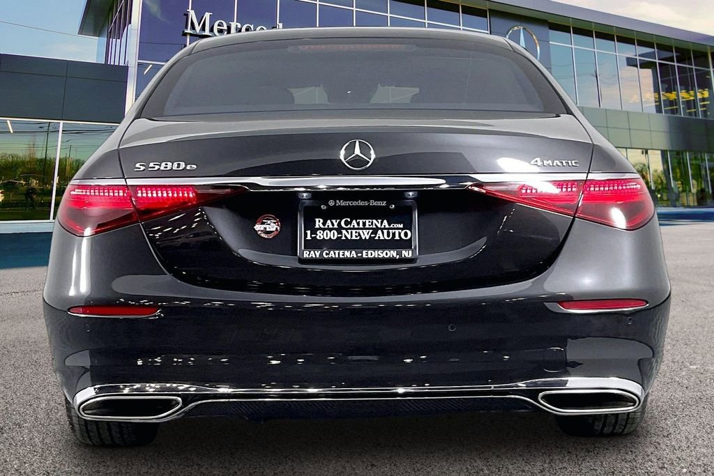 Used 2023 Mercedes-Benz S 580e 4MATIC Sedan image 4