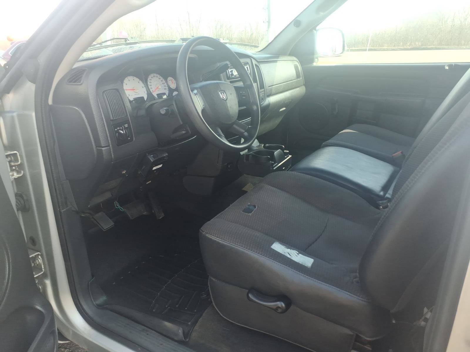 Used 2004 Dodge Ram 1500 Truck ST w/ ST Value Group image 11
