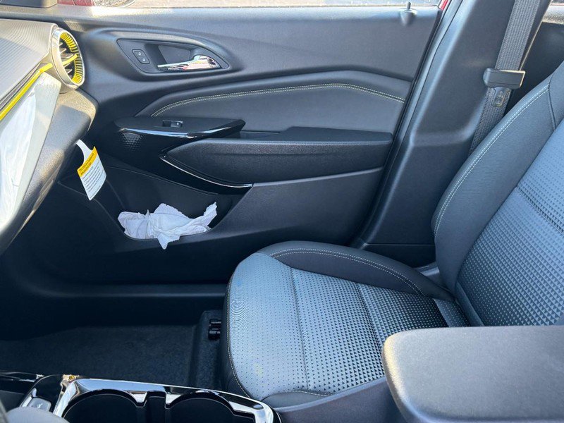 New 2026 Chevrolet Trax LT image 32