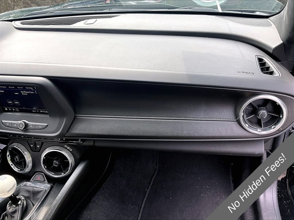 Used 2020 Chevrolet Camaro LT RWD image 13