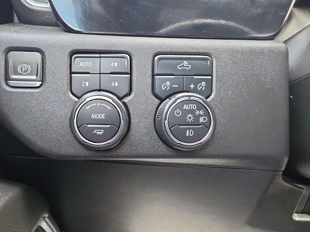 Certified 2024 Chevrolet Silverado 1500 RST w/ Z71 Off-Road Package AWD/4WD image 11