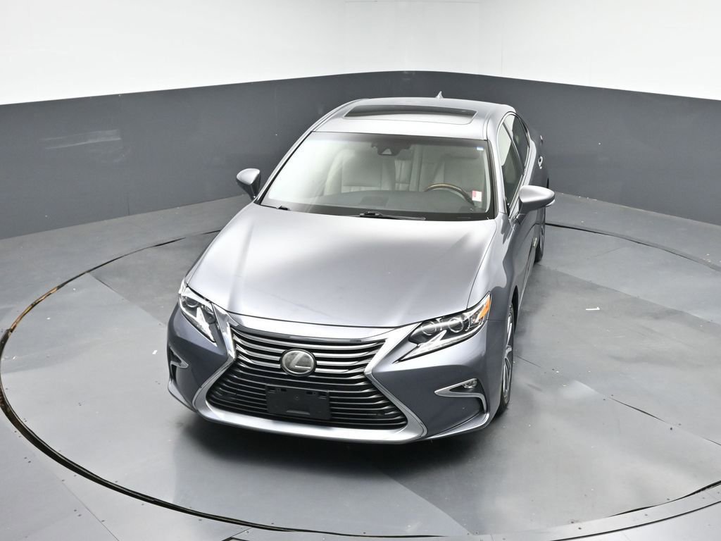 Used 2017 Lexus ES 300h image 39