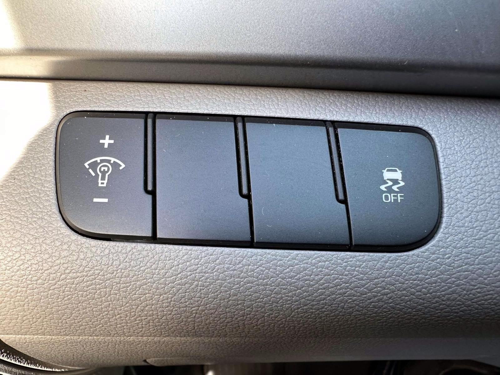 Used 2017 Hyundai Elantra SE FWD image 16