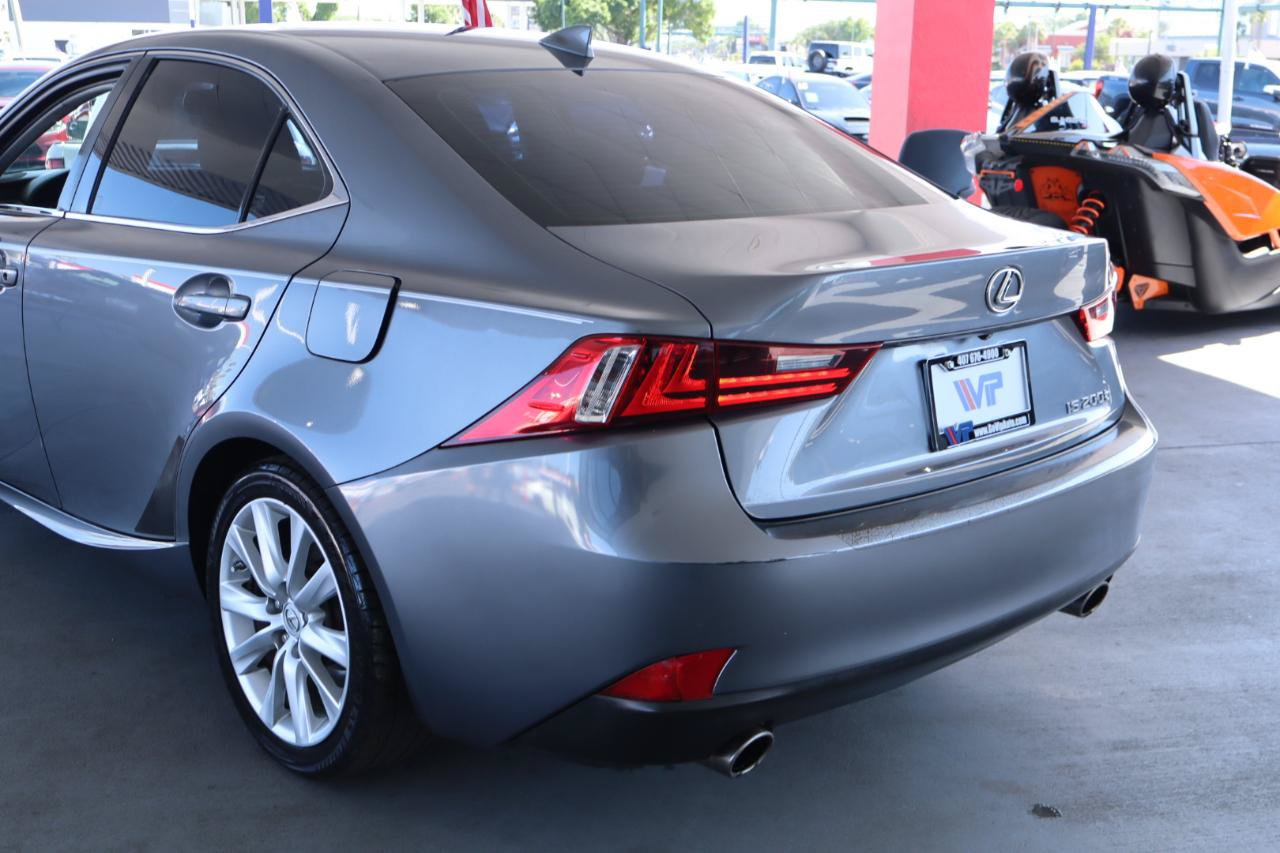 Used 2016 Lexus IS 200t RWD image 9
