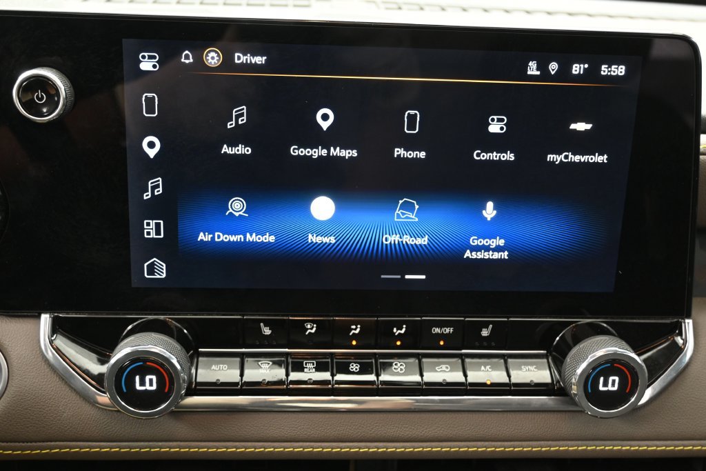 Used 2024 Chevrolet Colorado ZR2 w/ Technology Package AWD/4WD image 26