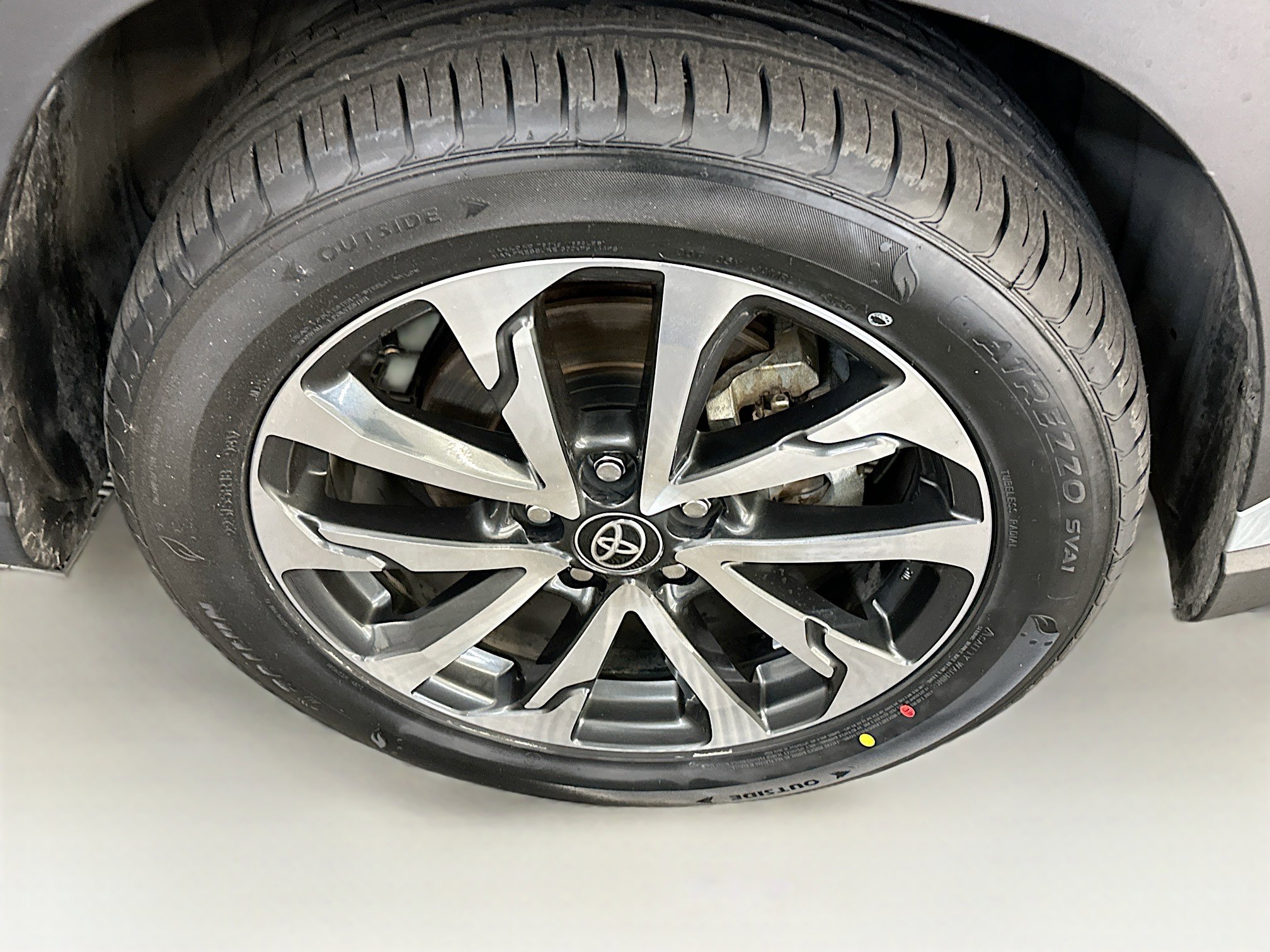 Used 2024 Toyota Corolla Cross XLE w/ Convenience Package image 11