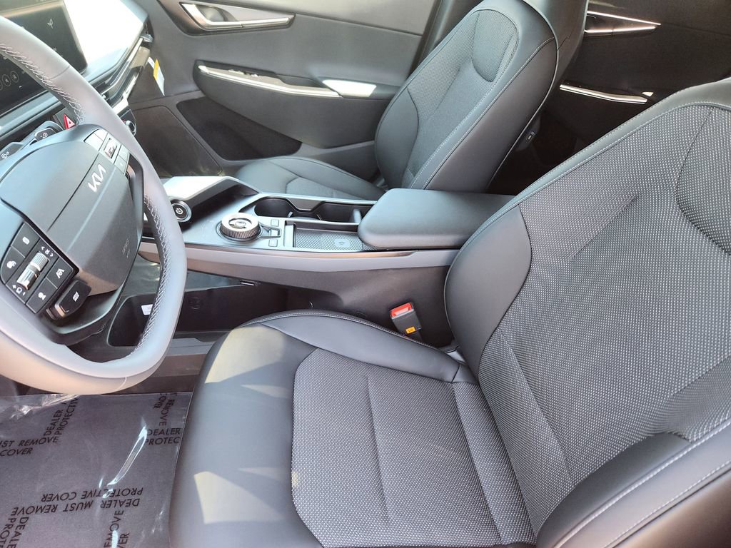 New 2025 Kia EV6 Light w/ Light LR Technology Package image 8