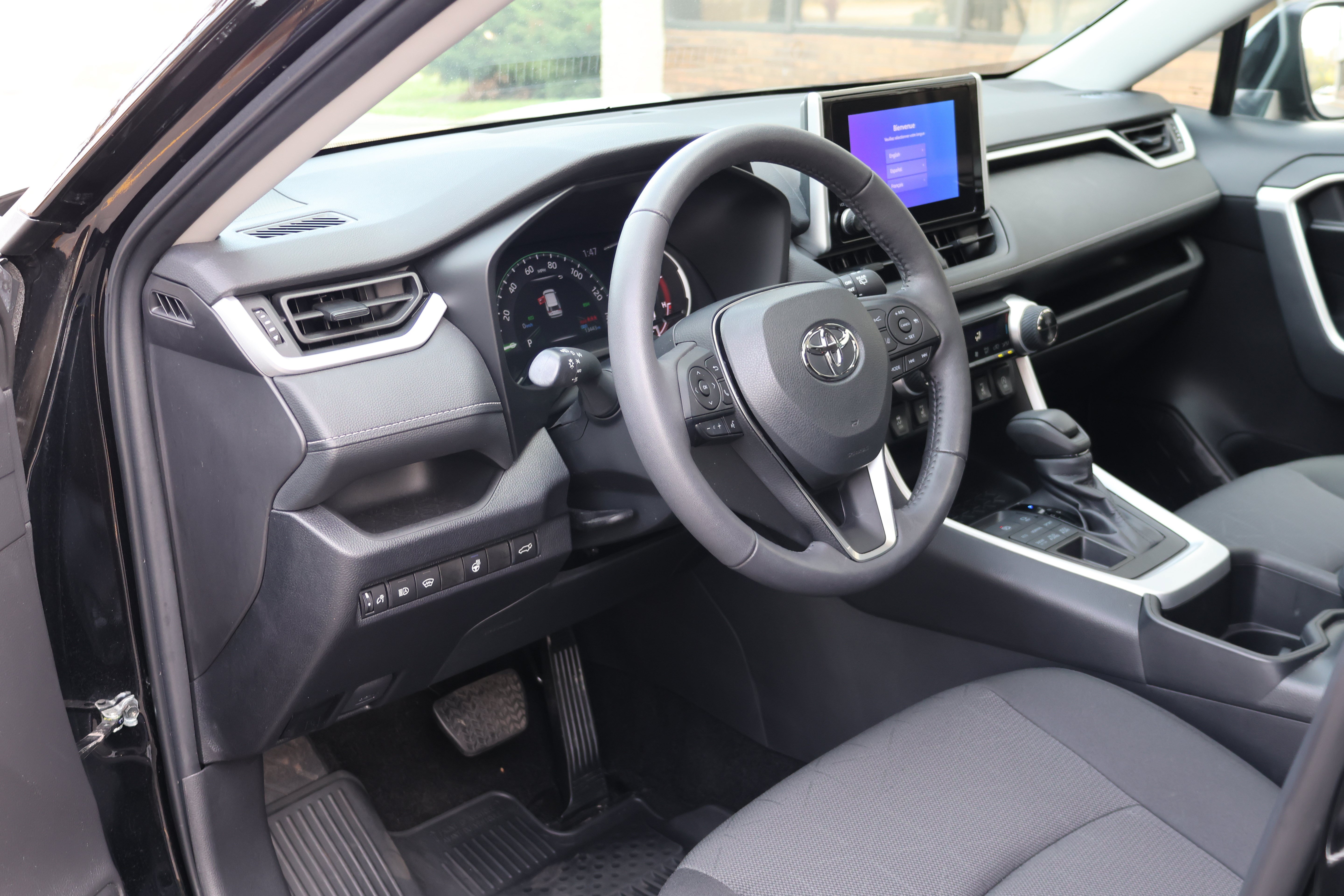 Used 2024 Toyota RAV4 XLE w/ Convenience Package AWD/4WD image 30