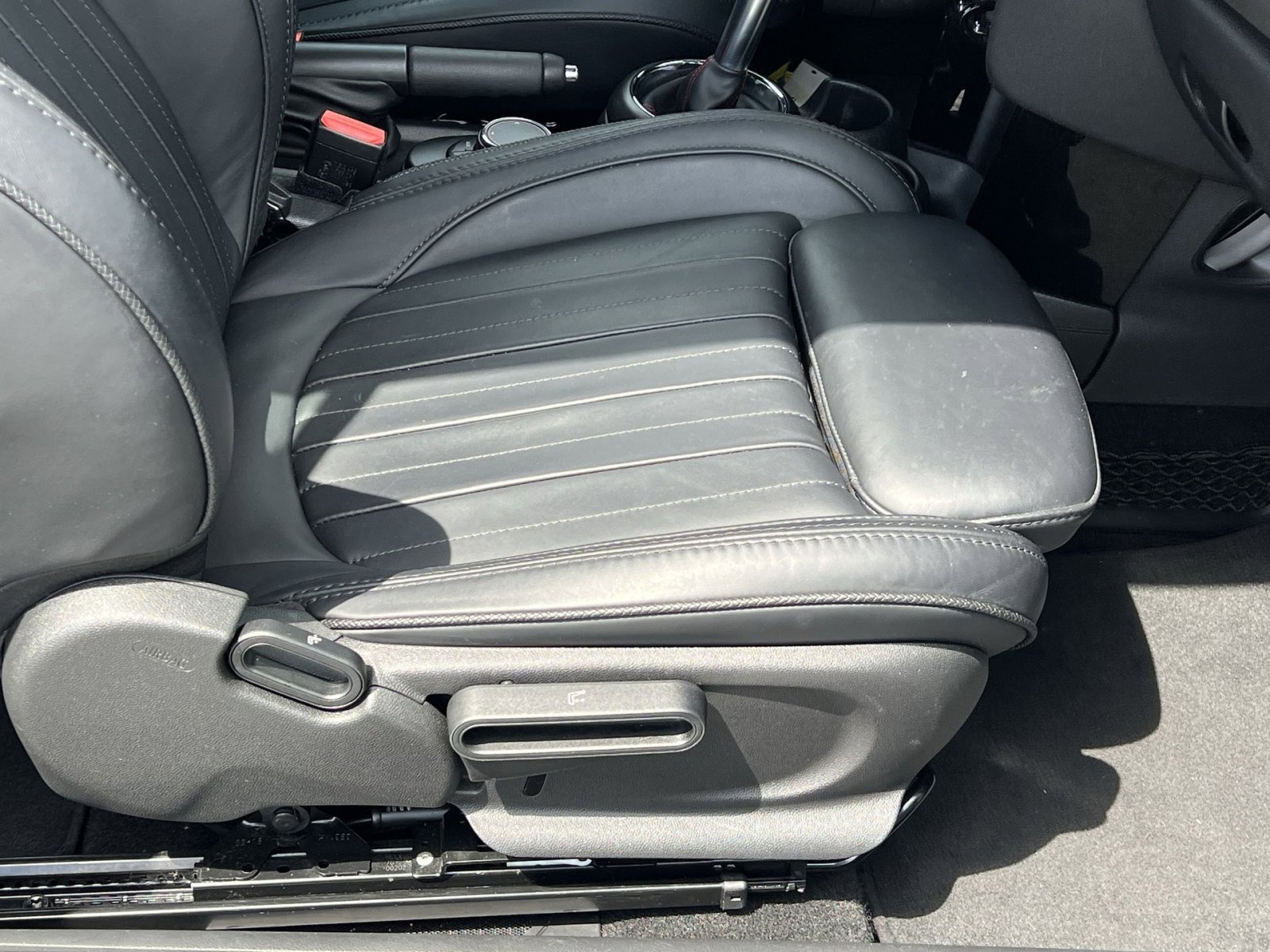 Used 2019 MINI Cooper S image 27