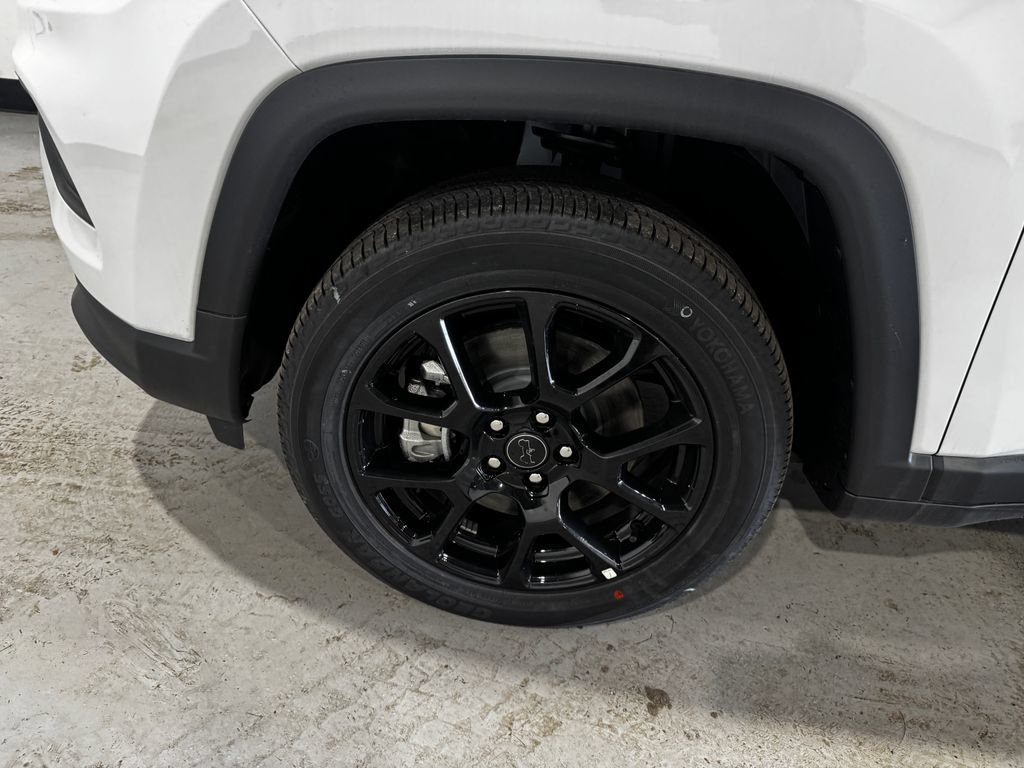 New 2026 Jeep Compass Latitude AWD/4WD image 9