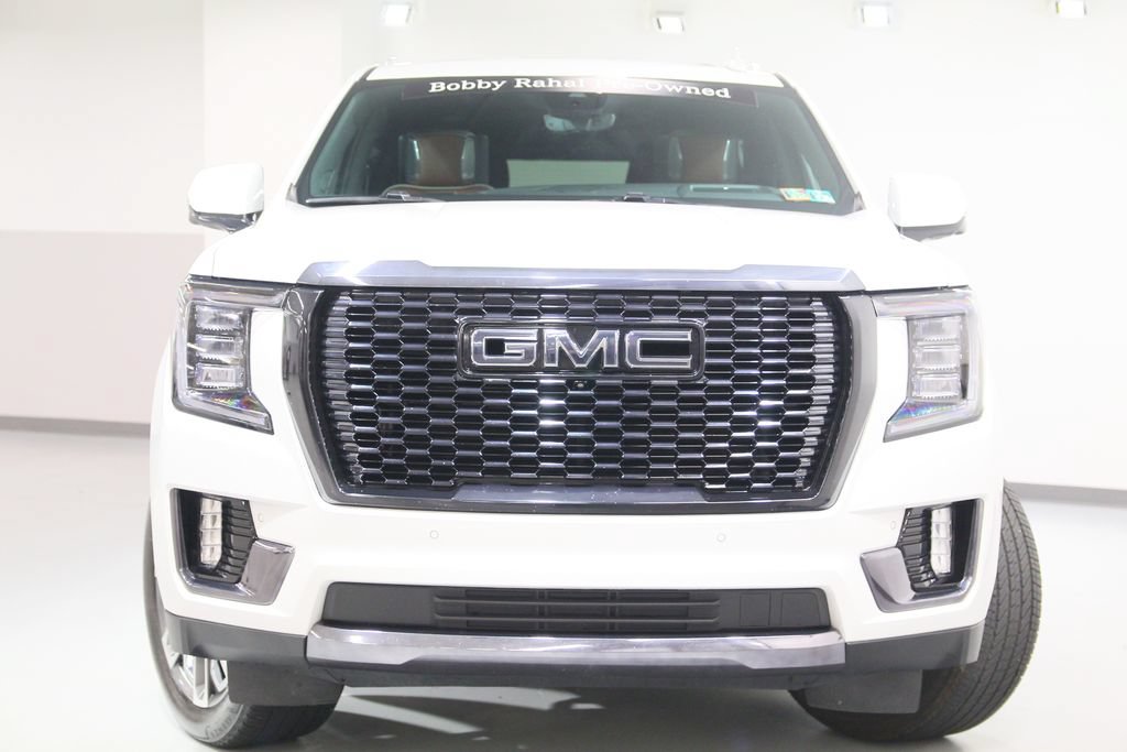 Used 2023 GMC Yukon XL Denali Ultimate AWD/4WD image 8