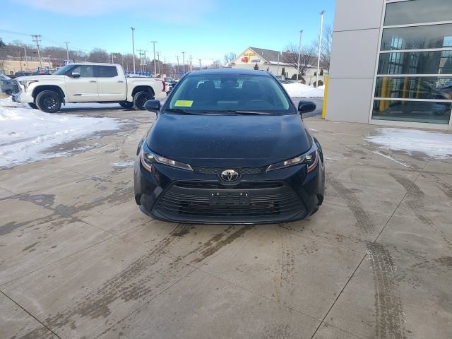 Used 2024 Toyota Corolla LE image 2