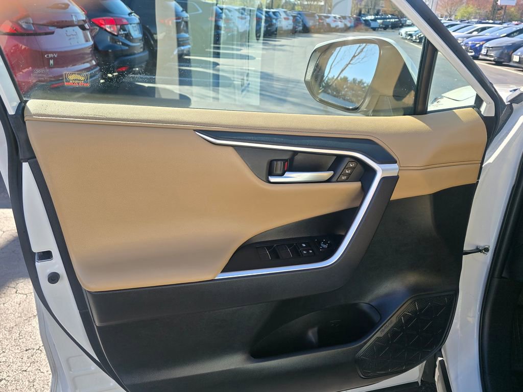 Used 2020 Toyota RAV4 Limited w/ Limited Grade Weather Package AWD/4WD image 15
