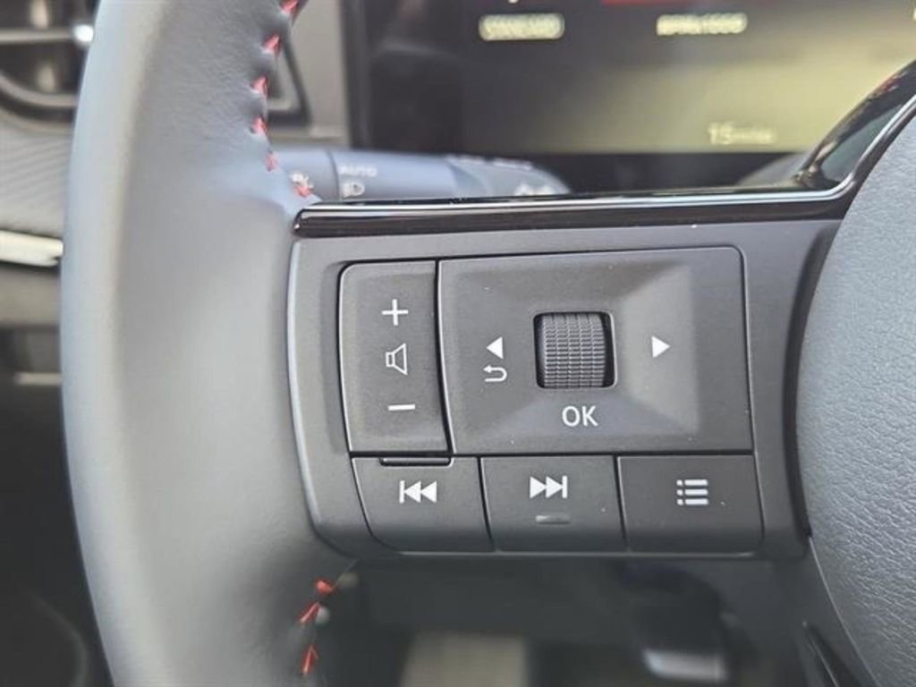 New 2026 Nissan Kicks SR w/ Cold Weather Package image 9