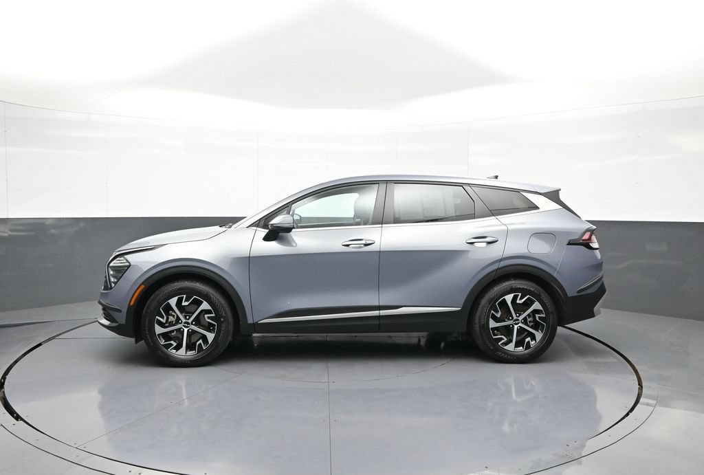 Certified 2024 Kia Sportage EX FWD image 9
