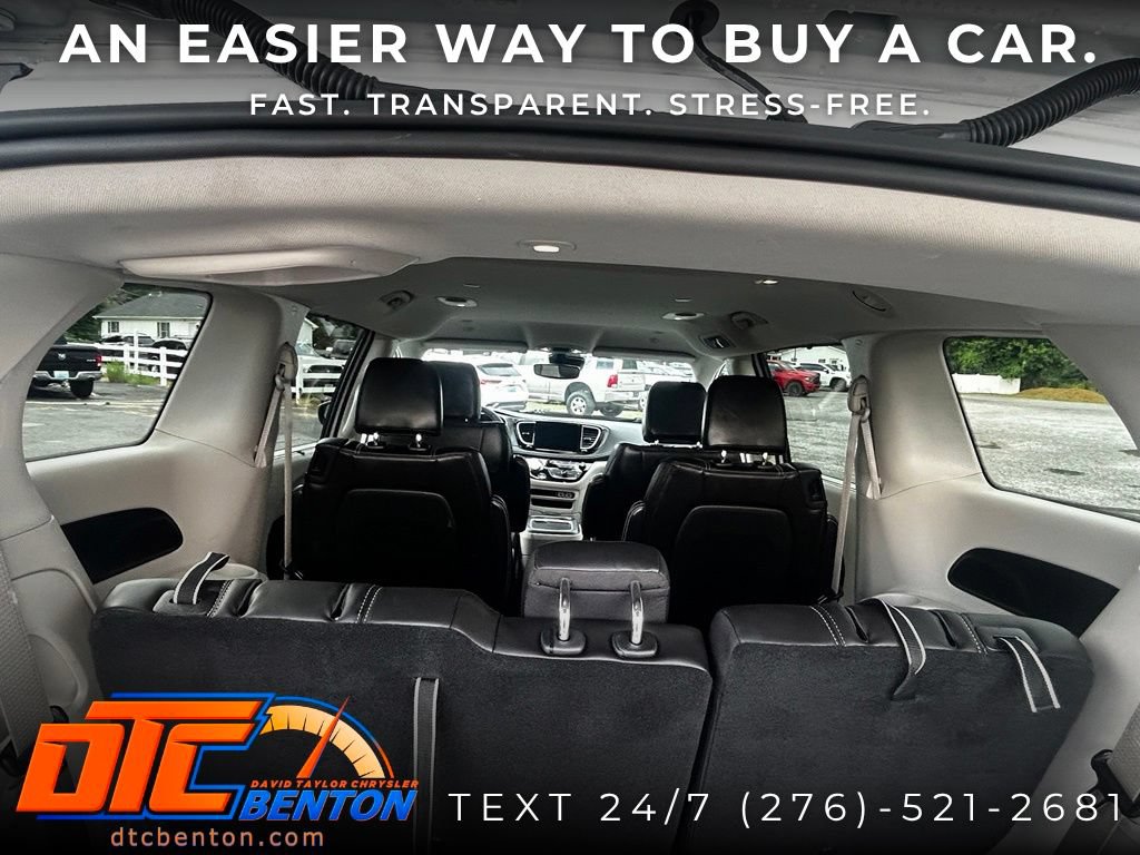 Used 2023 Chrysler Pacifica Touring-L AWD/4WD image 25
