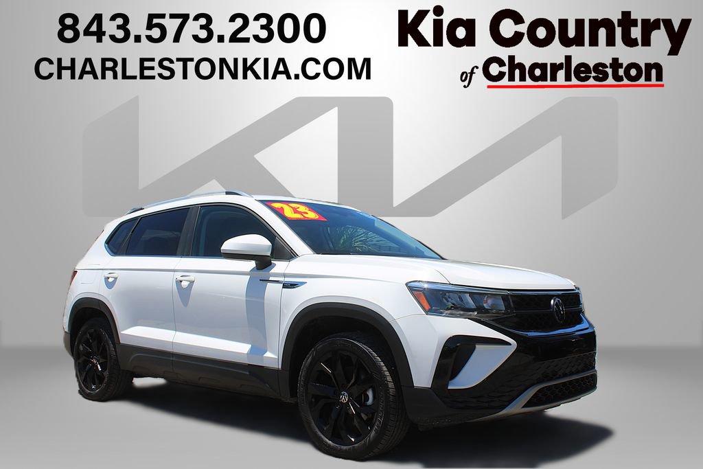Used 2023 Volkswagen Taos SE w/ Panoramic Sunroof Package