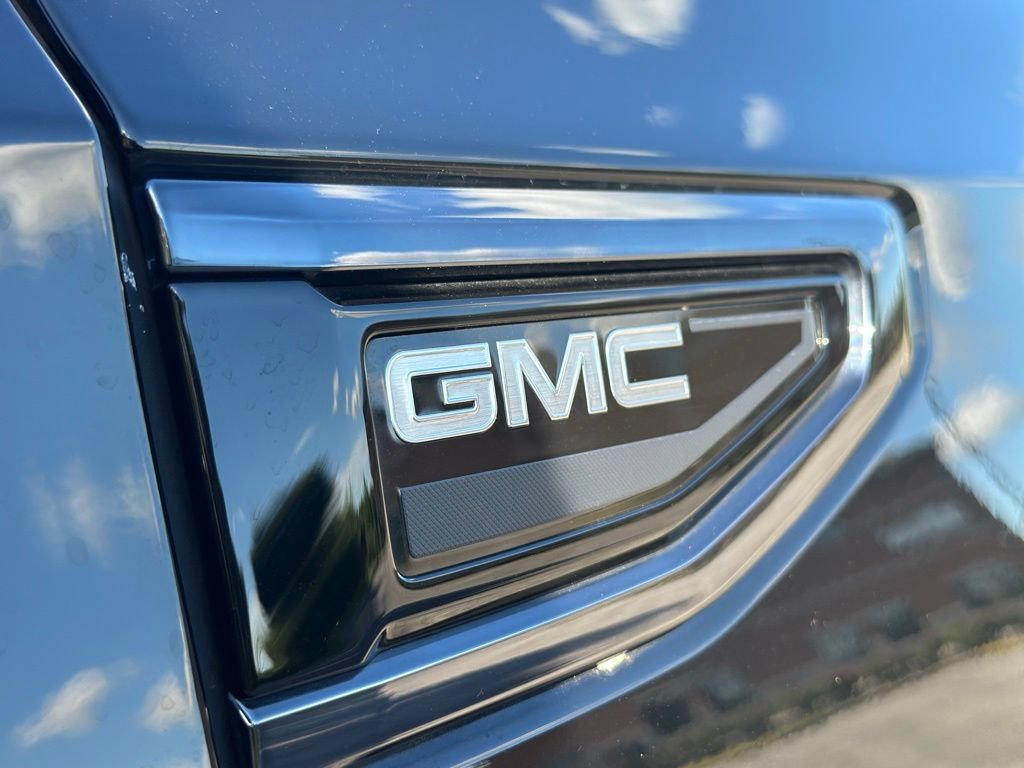 Used 2023 GMC Yukon XL Denali Ultimate AWD/4WD image 12