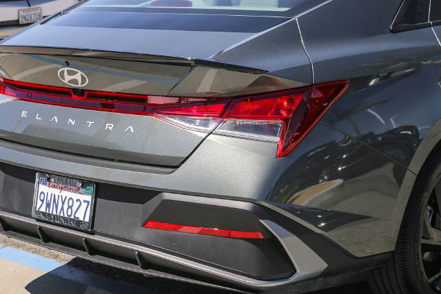 Certified 2026 Hyundai Elantra Sport FWD image 11