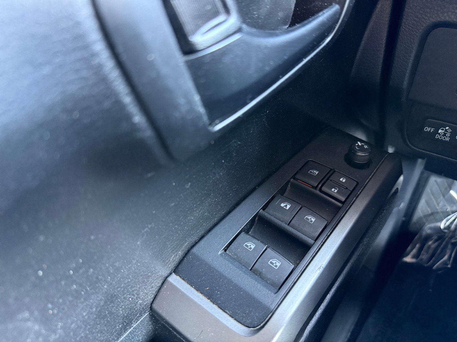 Used 2021 Toyota Tacoma SR5 w/ Blackout Package (TMS) image 22