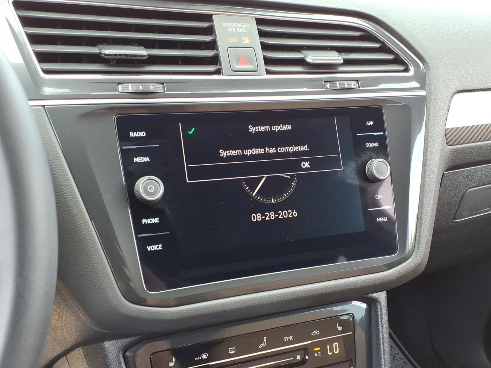 Used 2023 Volkswagen Tiguan SE FWD image 19