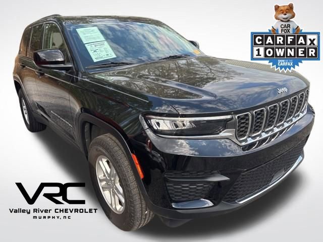 Used 2023 Jeep Grand Cherokee Laredo w/ Luxury Tech Group I AWD/4WD image 1