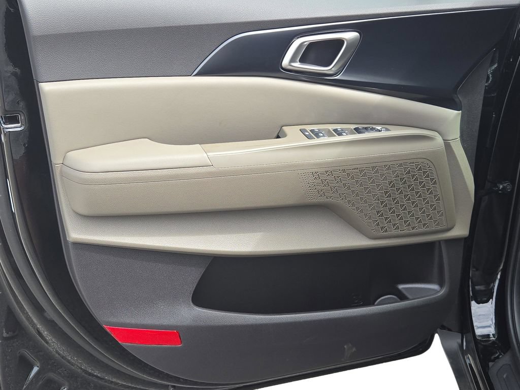 Certified 2025 Kia Carnival FWD image 16