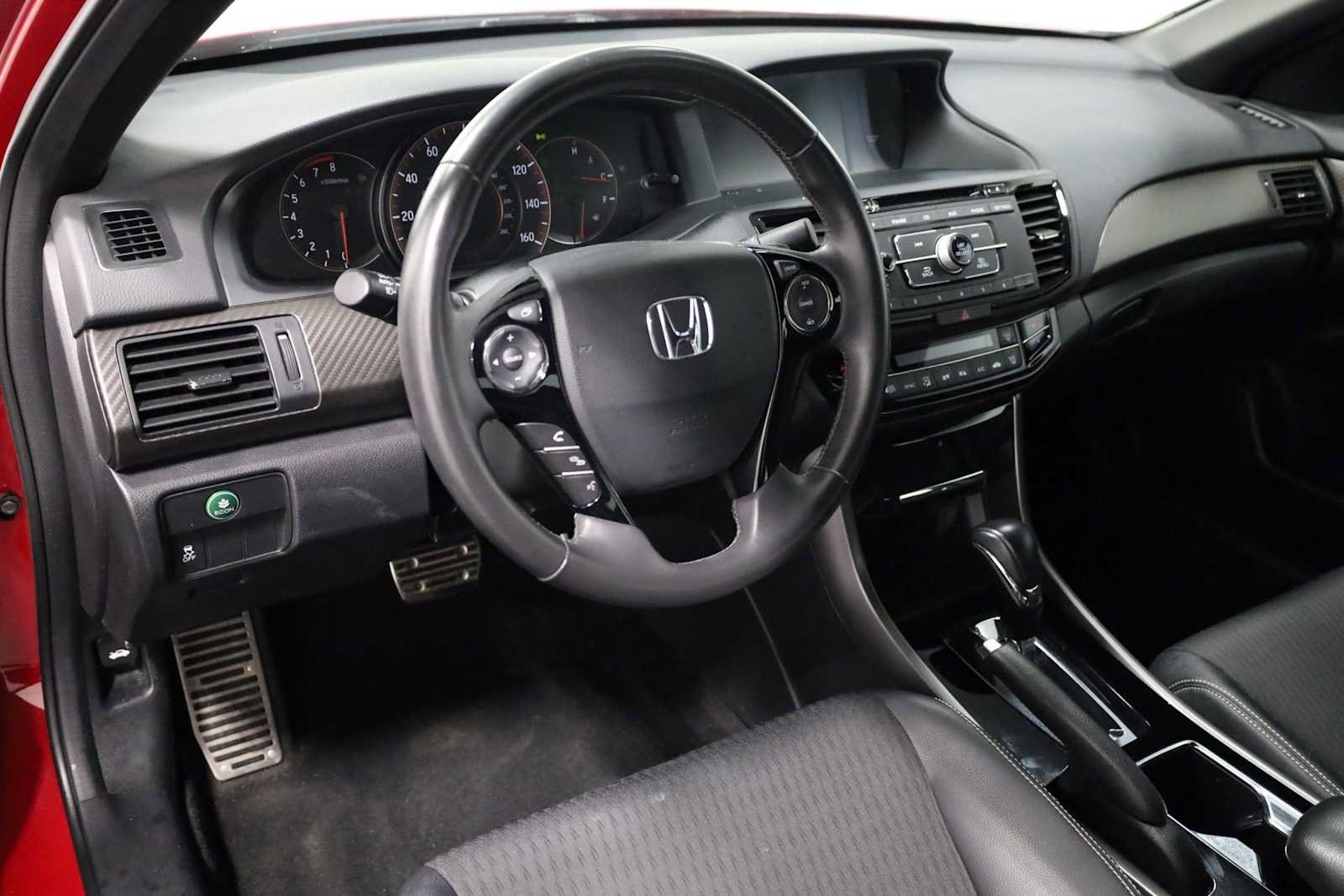 Used 2016 Honda Accord Sport image 4