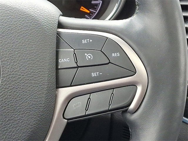 Used 2021 Jeep Grand Cherokee Limited w/ Sun & Sound Group image 23