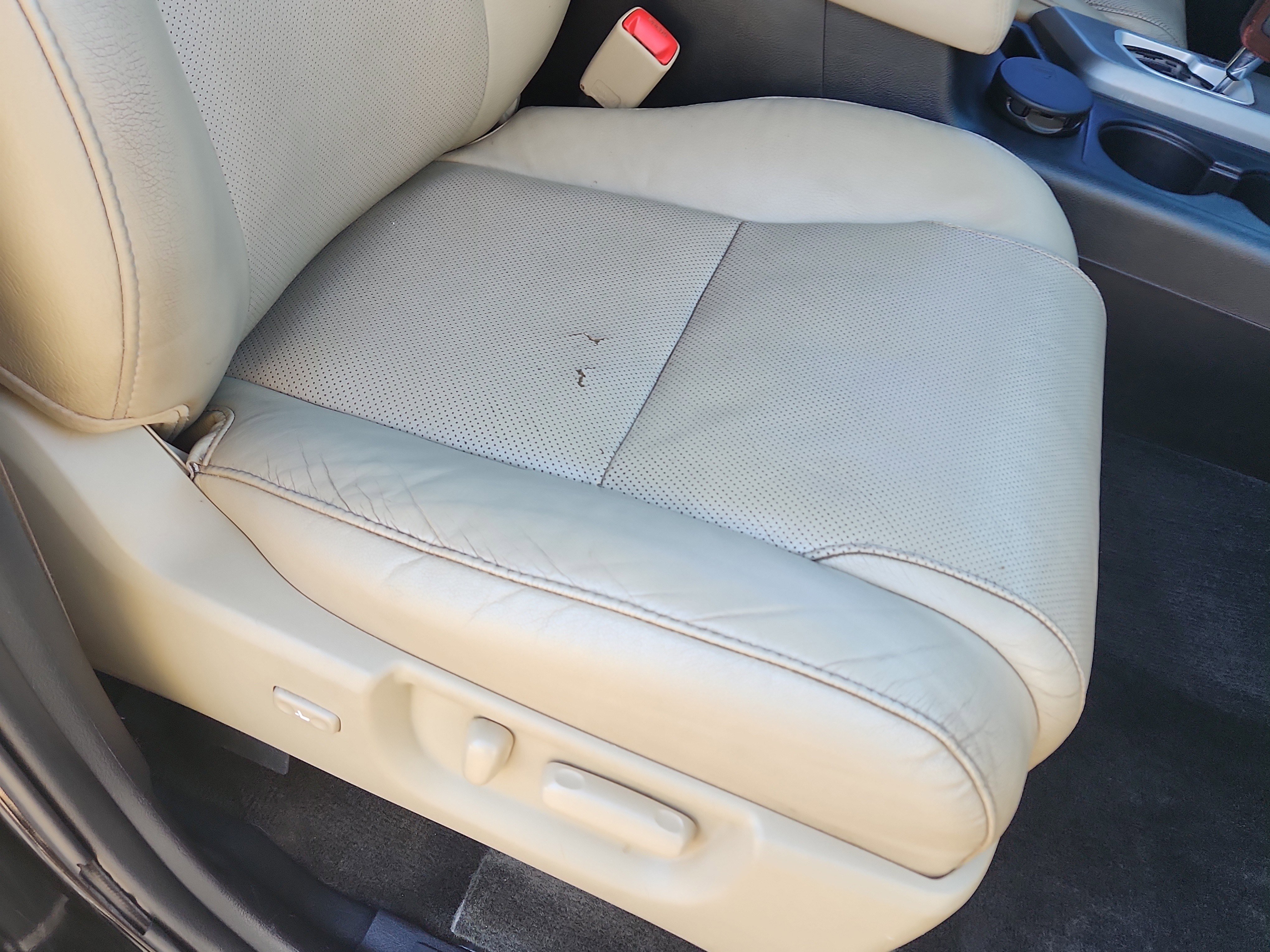 Used 2012 Toyota Sequoia Platinum image 15