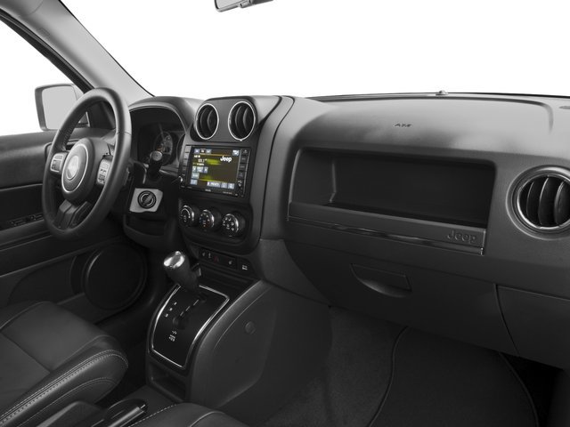 Used 2017 Jeep Patriot Latitude AWD/4WD image 19